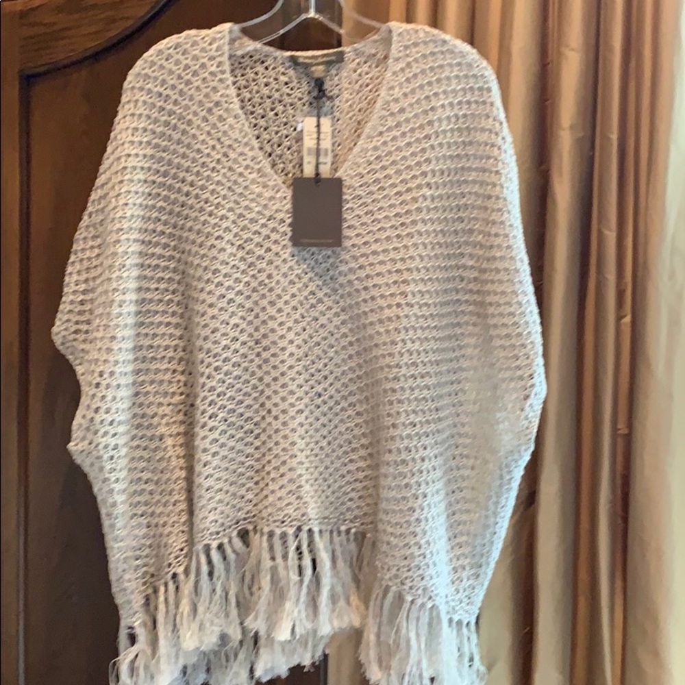 🌴🌴Tommy Bahama Crespi Fringe Pull Over🌴🌴